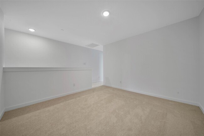 Building Photo - 11915 Carvalho Dr