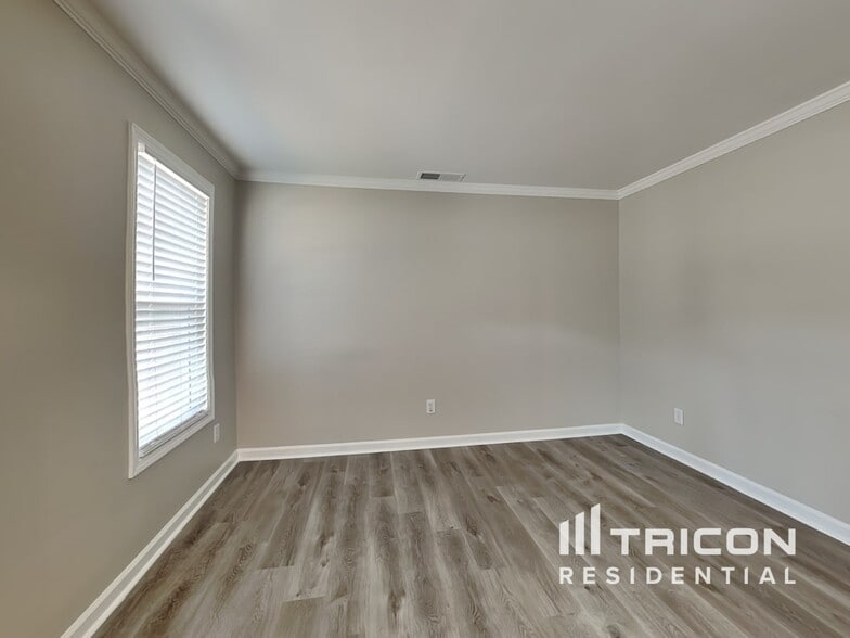 Building Photo - 9260 Carnes Estates Dr