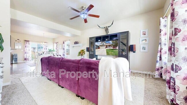 Building Photo - 1472 Moraine Valley Dr