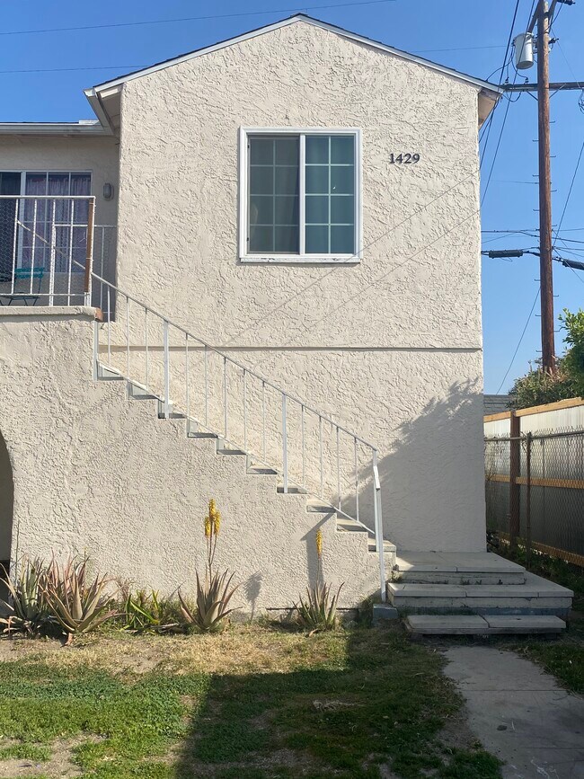 Building Photo - 1429 W 64th St