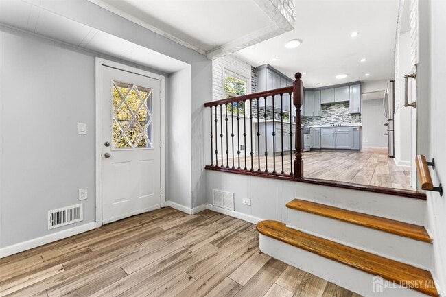 Building Photo - 14 Mayling Ct