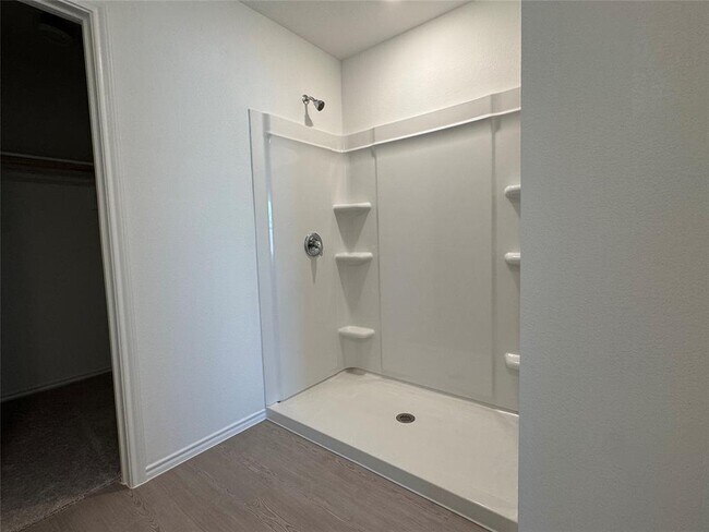 Building Photo - 242 Kings Row Ln