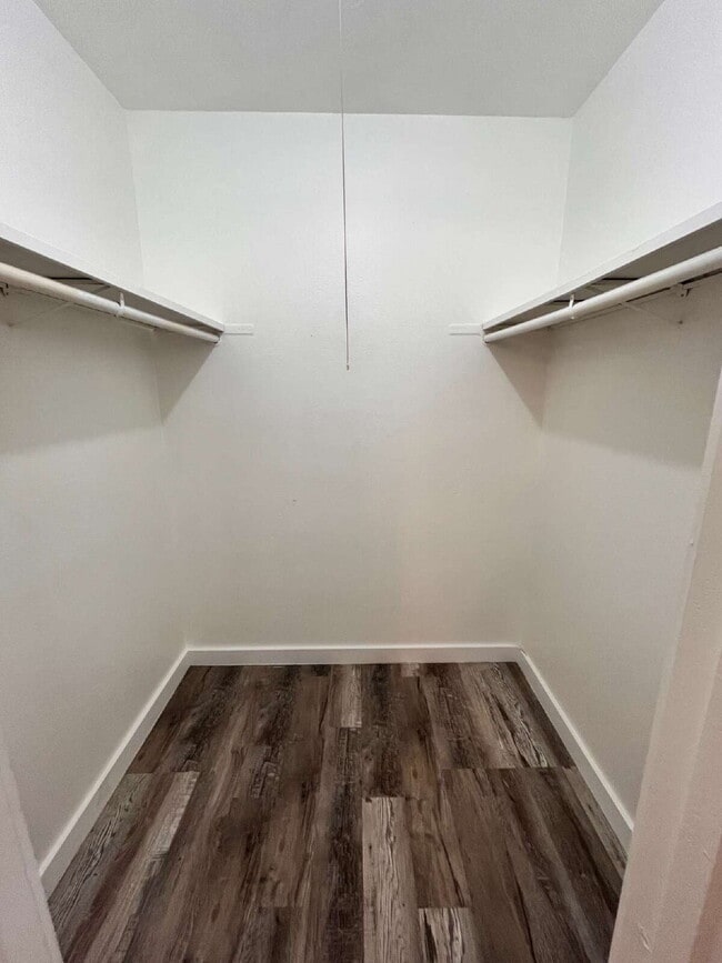 Building Photo - Coming Soon! One bedroom, one bathroom in ...