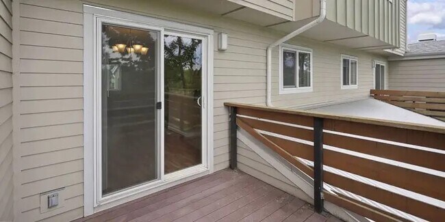 Building Photo - 676 Walden Cir