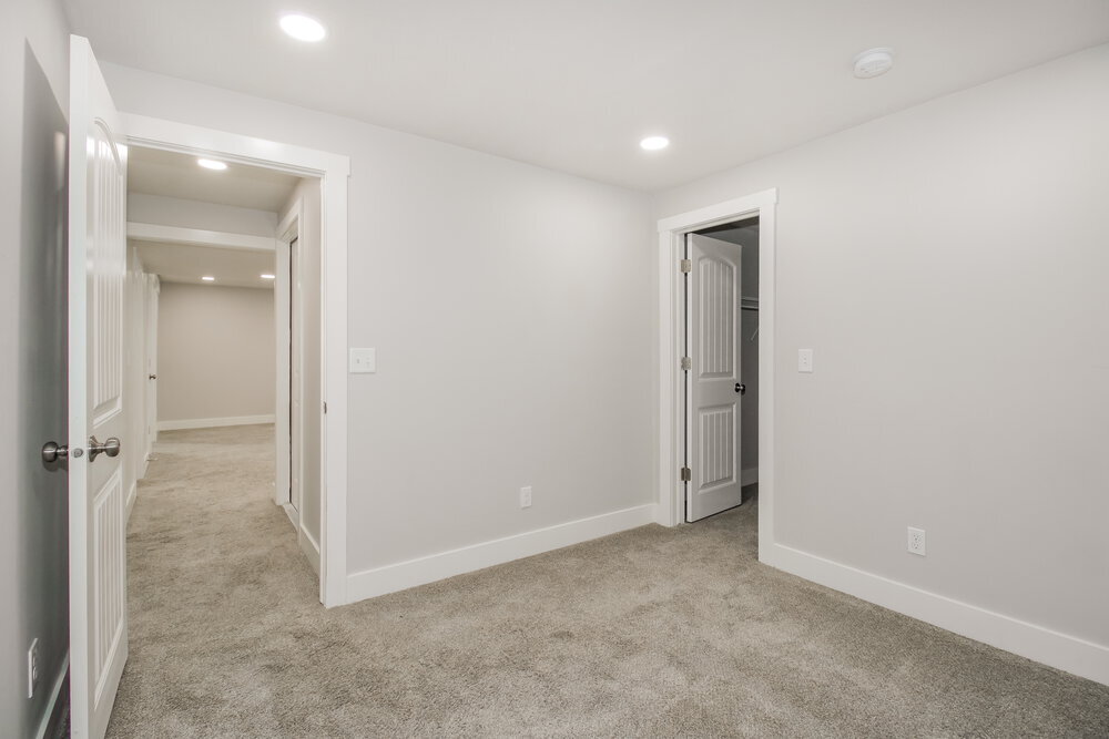 Building Photo - 4621 S W Pk Dr
