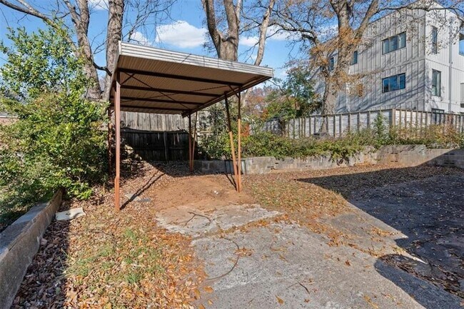 Building Photo - 449 10th St NW