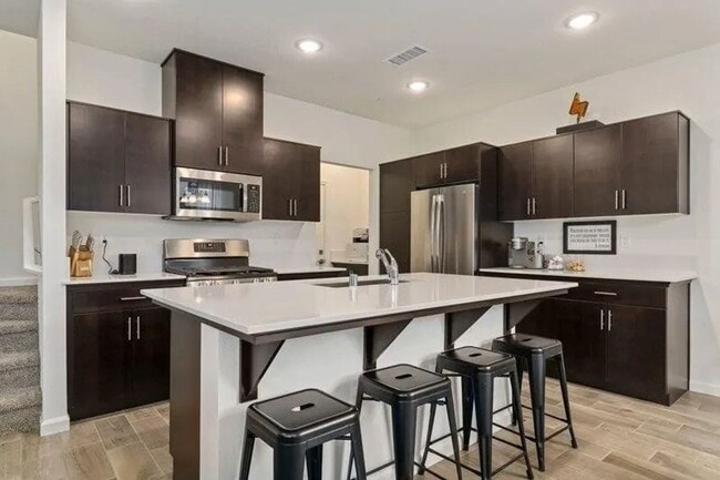 Building Photo - 736 N Bliss Ln