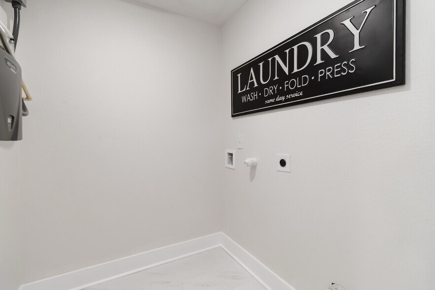 Building Photo - 237 Carle Ave