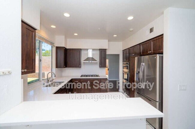 Building Photo - 39945 Temecky Way