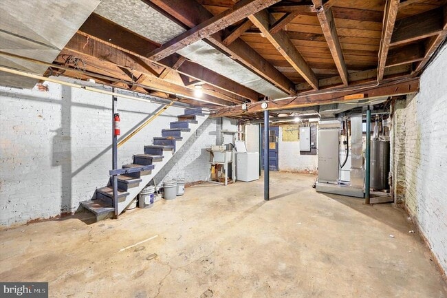 Building Photo - 269 Monroe St