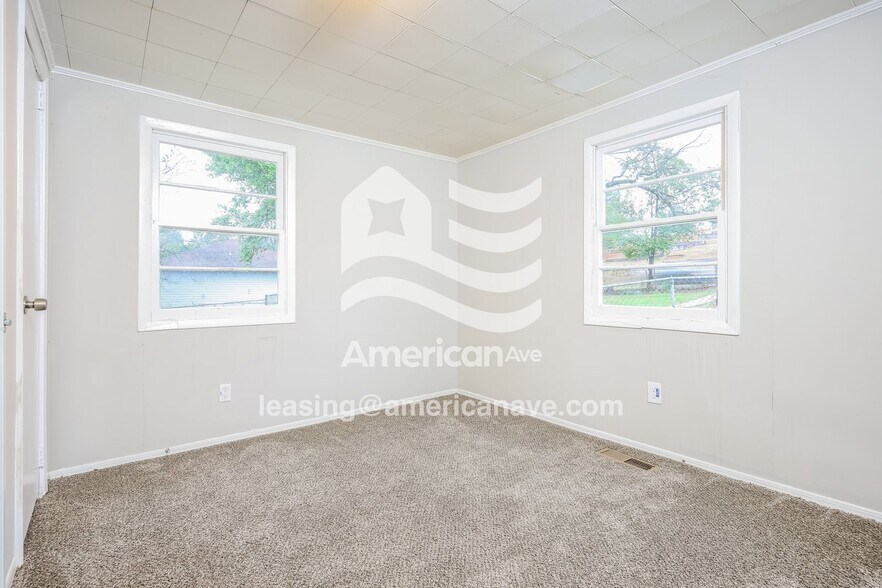 Building Photo - 2109 14th Ct