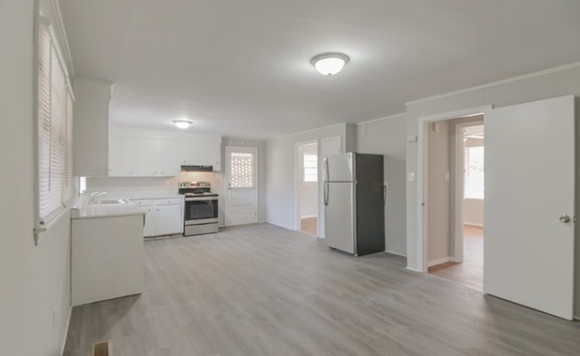 Building Photo - 115 S 1659