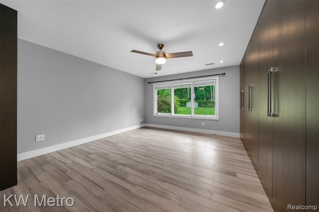 Building Photo - 4096 Chestnut Hill Dr