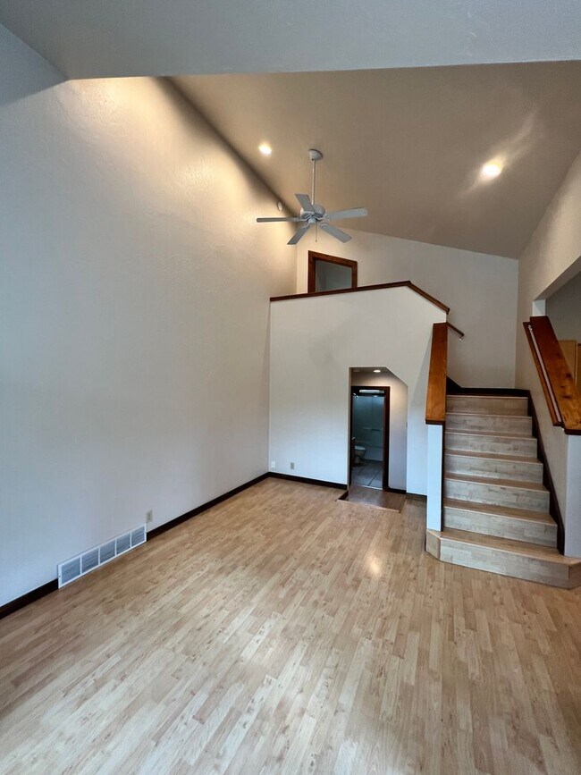 Building Photo - Prospector Townhome