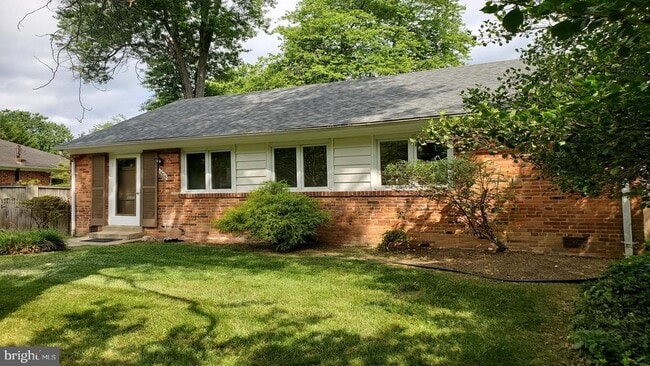 Building Photo - 1606 Lafayette Dr