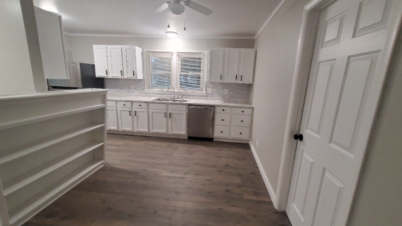 Building Photo - 330 Fager Dr