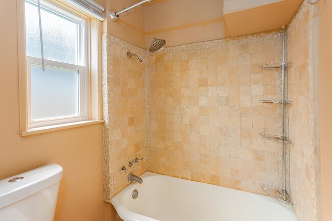 Building Photo - 1949 NE Barnett St