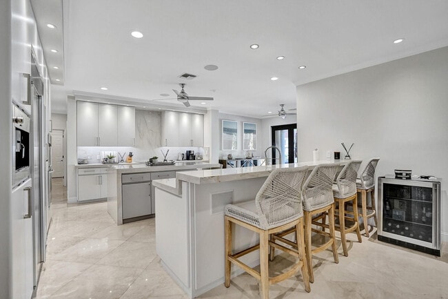 Building Photo - 73 Nurmi Dr