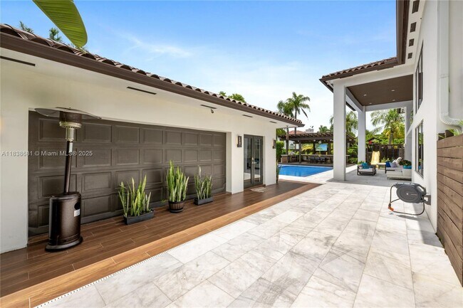 Building Photo - 9465 NW 52nd Doral Ln