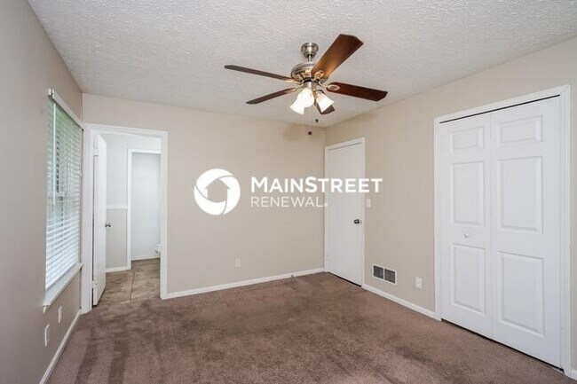 Building Photo - 3 Bedroom Pet-Friendly Home in Louisville,...