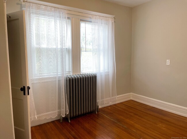 Building Photo - 809 Edgewood Ave