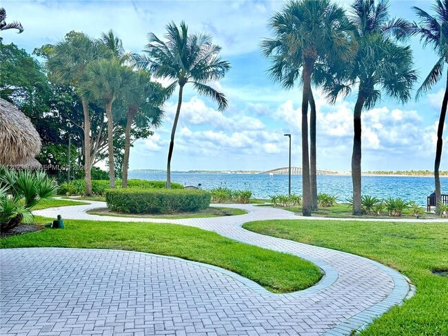 Building Photo - 2451 Brickell Ave