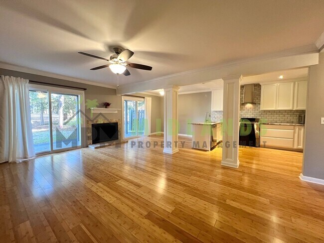 Building Photo - 201 Mariners Row