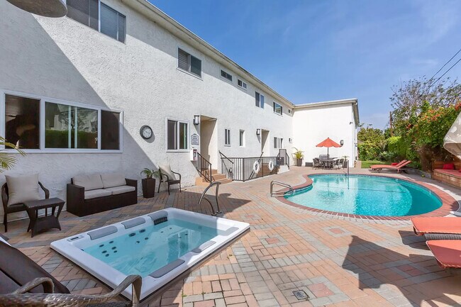 Building Photo - 2721 2nd St