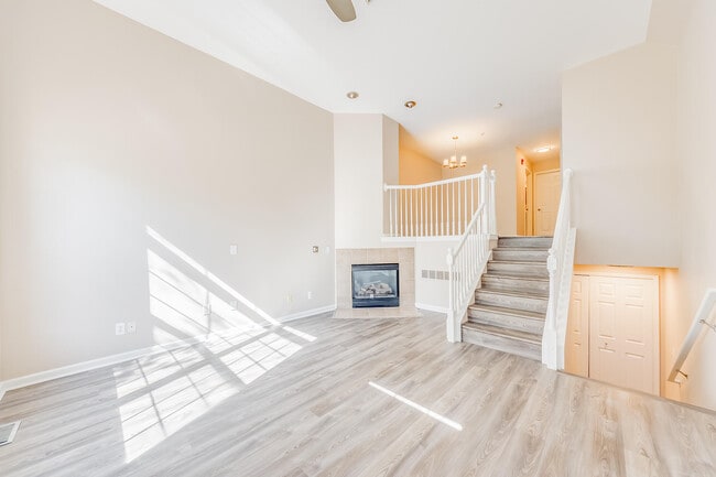 Building Photo - 695 River Park Village Blvd