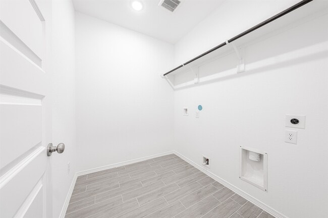 Building Photo - 5731 Tabula Rasa Dr