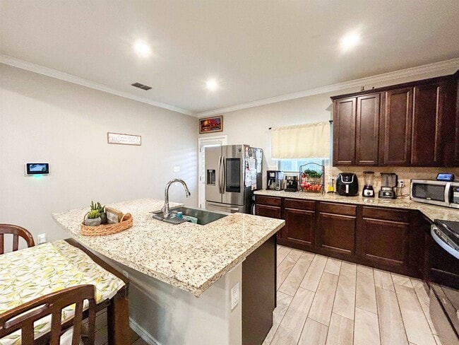 Building Photo - 8723 Shiloh Rock Dr