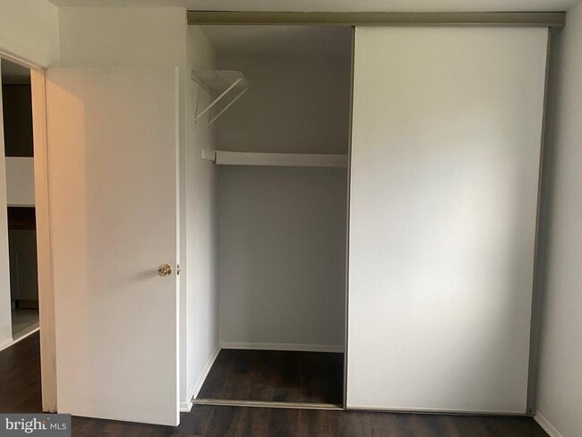 Building Photo - 1903 Jefferson Ct