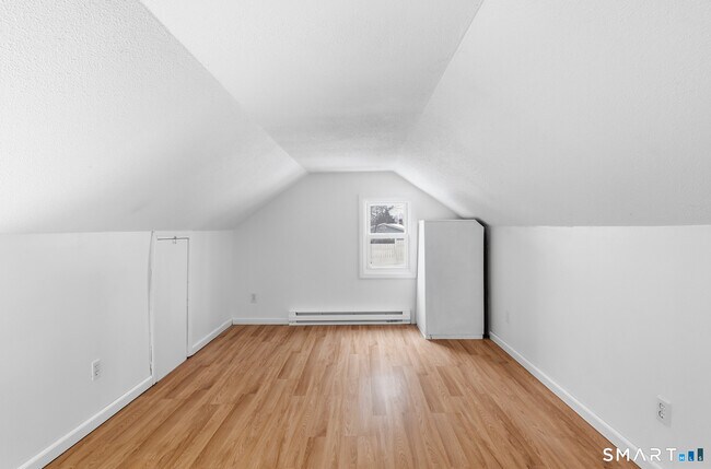 Building Photo - 1565 Byam Rd