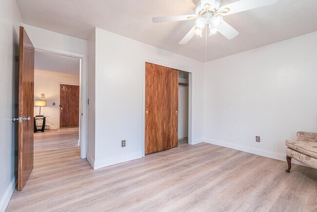 Building Photo - 141 Pierce St