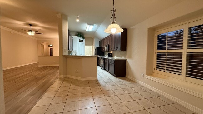 Building Photo - 931 Opal Chase Dr