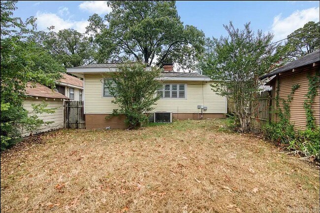 Building Photo - 4815 Lee Ave