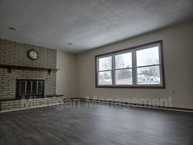 Building Photo - 6927 Janet St