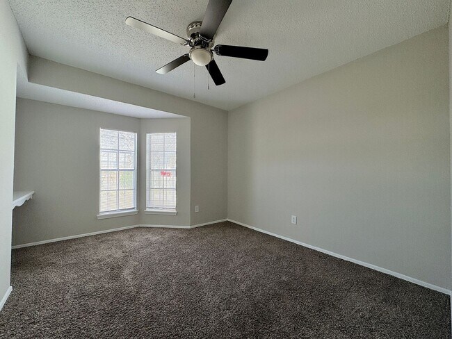 Building Photo - 10200 Galahad Way