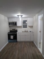 Building Photo - 82 Seaside Ave