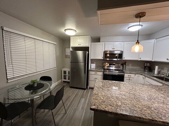 Building Photo - 1260 York St