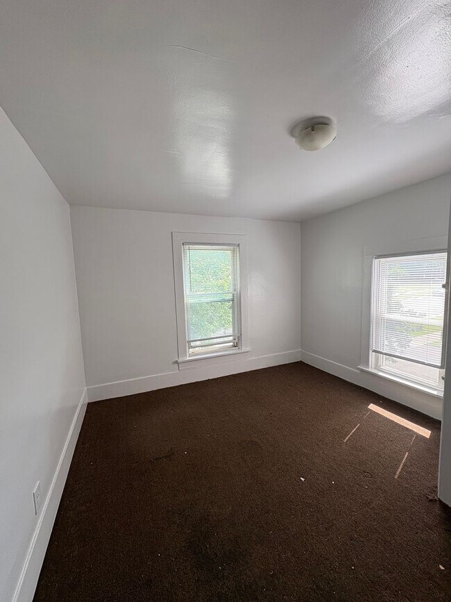 Building Photo - Emmet Street (Rolling Lakes Yacht Club LLC)