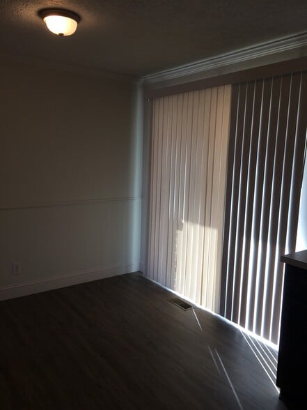 Building Photo - 2251 S 3500 W