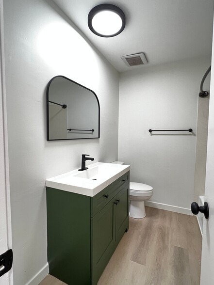 Building Photo - 1484 S 400 E