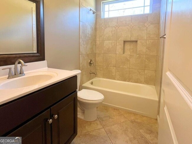 Building Photo - 242 Waters Edge Dr