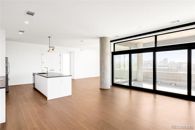 Building Photo - 3520 Chestnut Pl