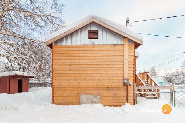 Building Photo - Cozy 2 Bedroom, 1.5 Bath, With a great Loc...