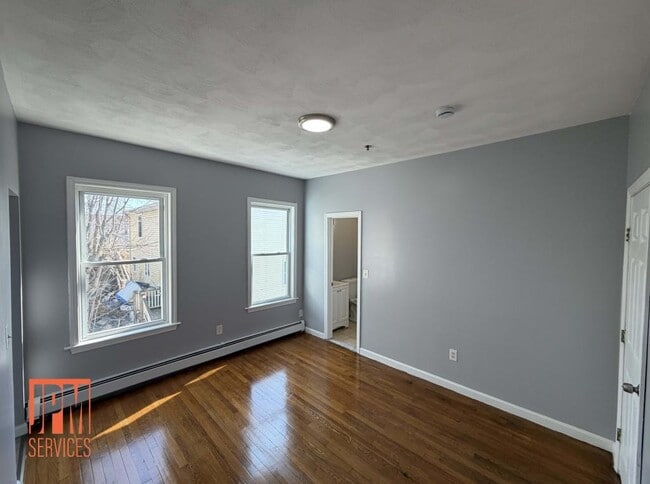 Building Photo - 10 Joyce St