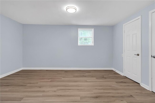 Building Photo - 2496 Shiloh Dr