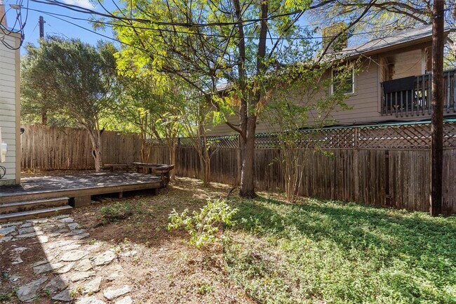 Building Photo - 3610 Fleetwood Dr