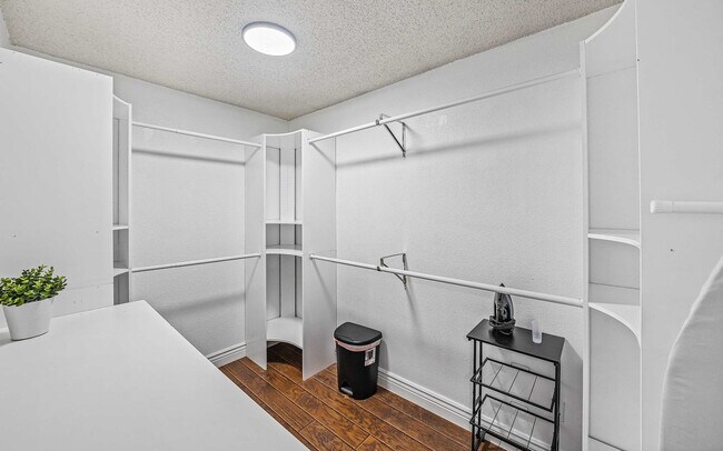 Building Photo - 7108 Dallas Dr